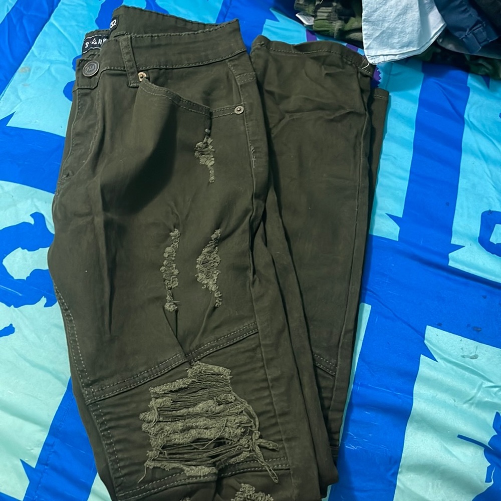 Men's pants in good condition size 32/32 is skinny flex.